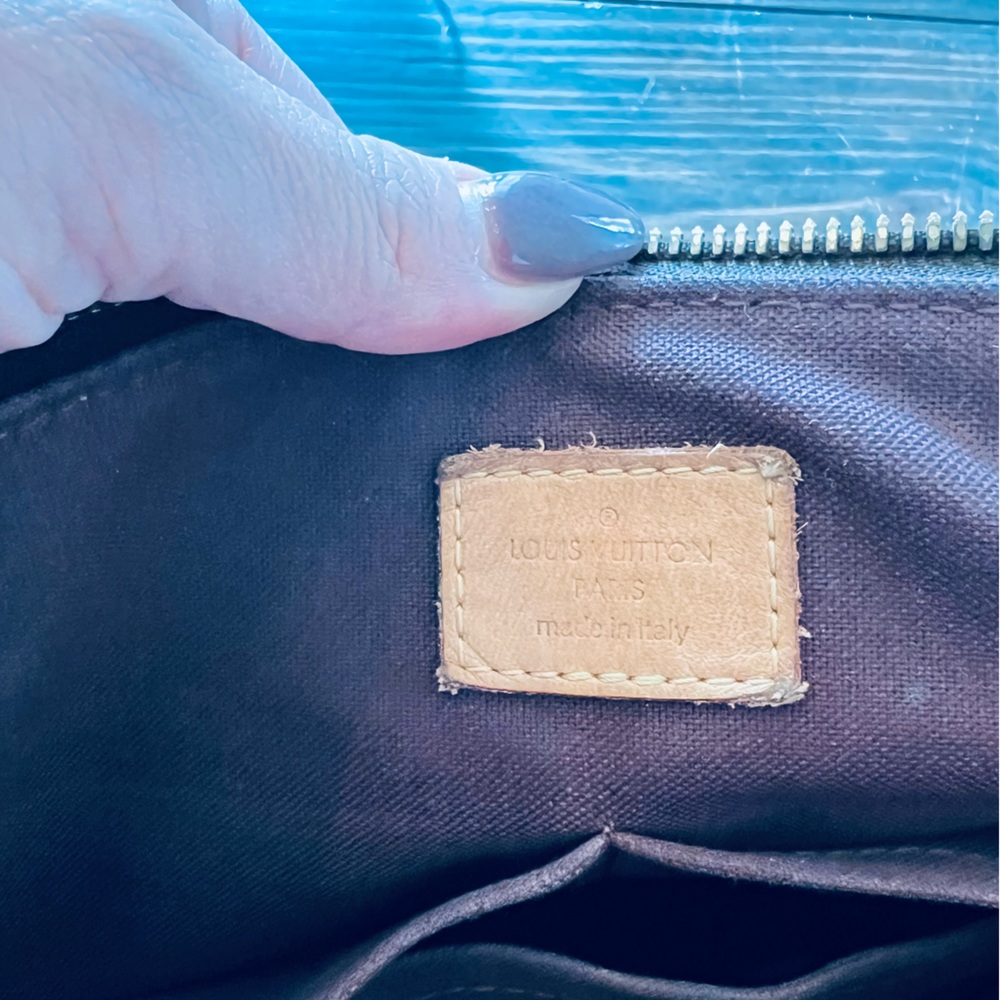 AUTHENTIC LV TURENNE MM (considered vintage)w/ ALL ORIGINAL PACKAGING.